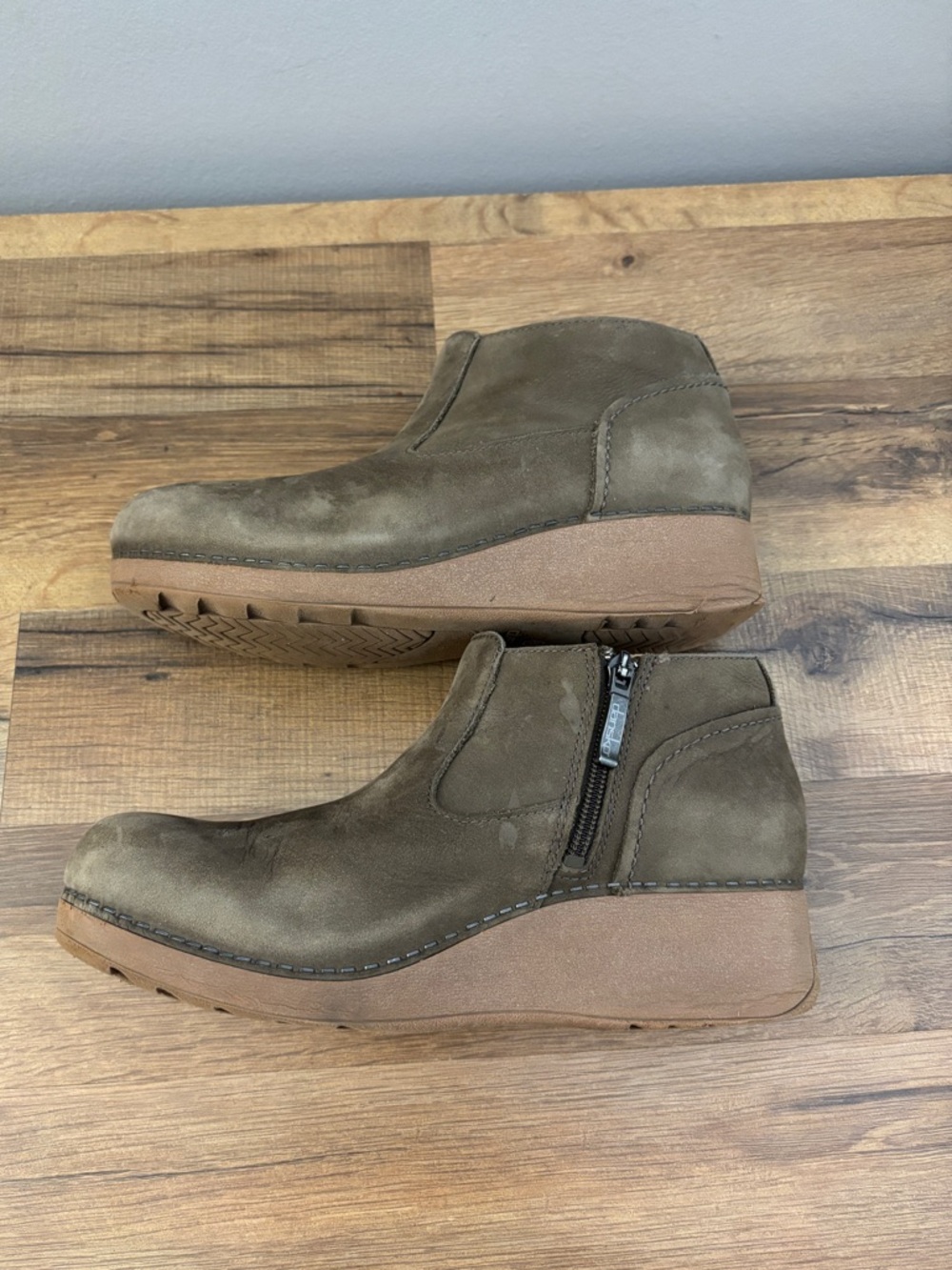 Dansko Charlene Wedge Heel Ankle Bootie Green Milled Nubuck - Picture 10 of 10